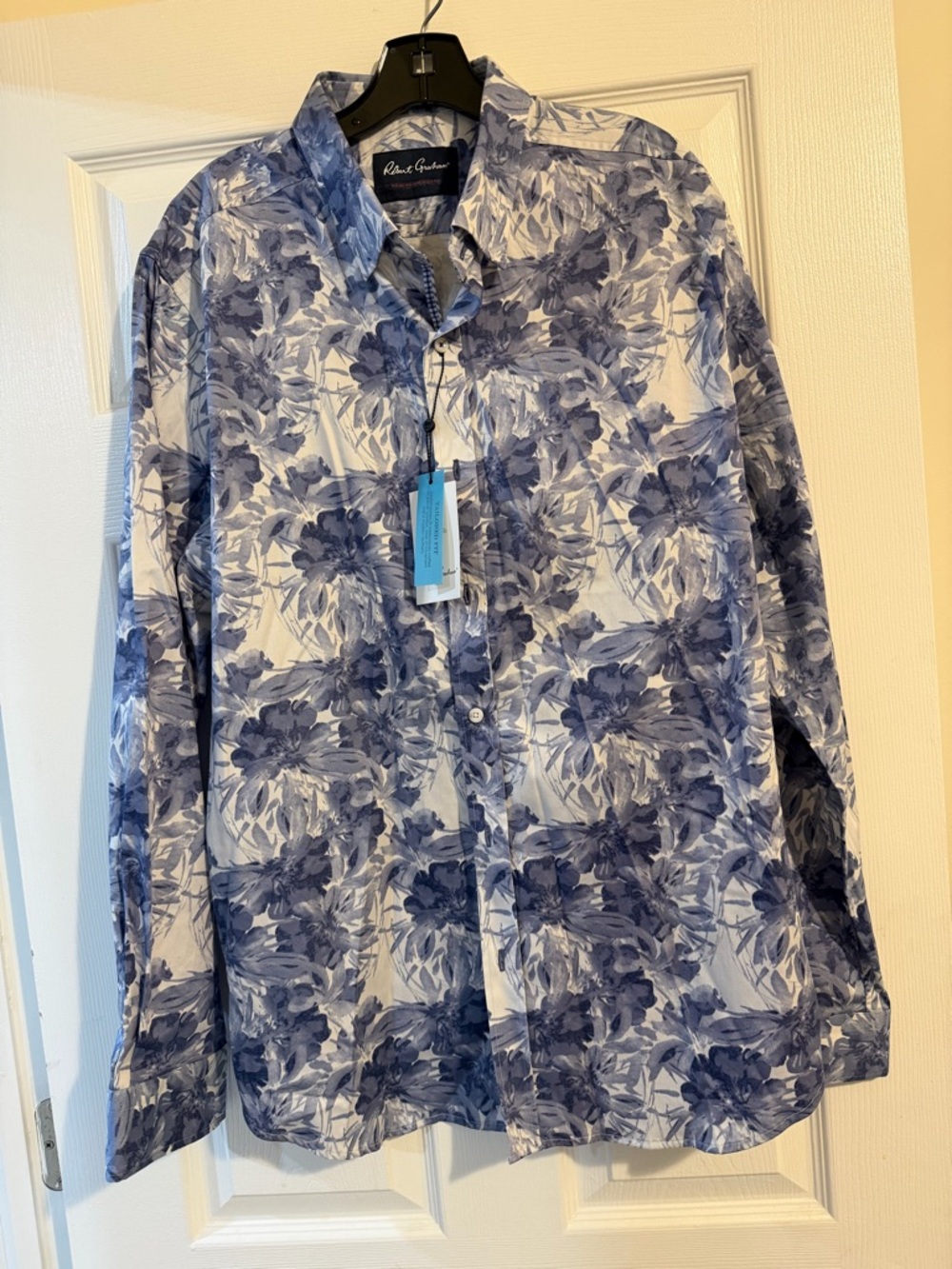 Robert Graham Navy and White Floral Shirt with Label Detail fits xl not 2x